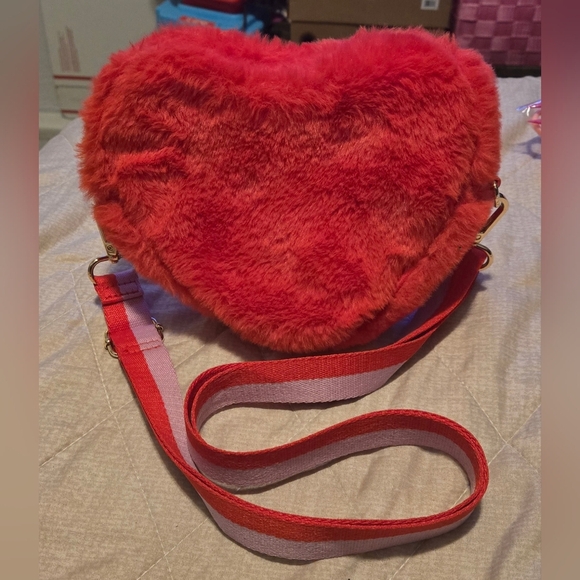 Bath & Body Works Chic Heart-Shaped Faux Fur Crossbody Bag - Red - Picture 1 of 8